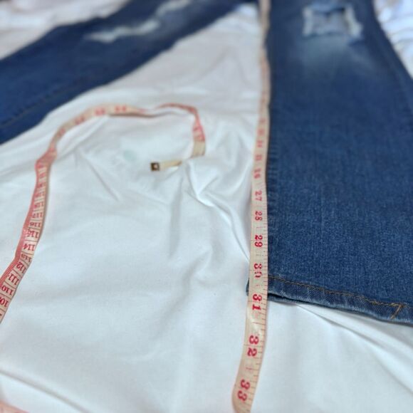 Blue Ripped Jeans – Size 6 – Distressed Trendy Fit - Picture 4 of 7